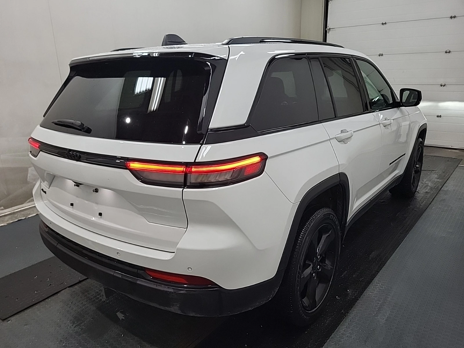 Jeep Grand cherokee ALTITUDE * * CARFAX * *   * *  | Mobile.bg   3