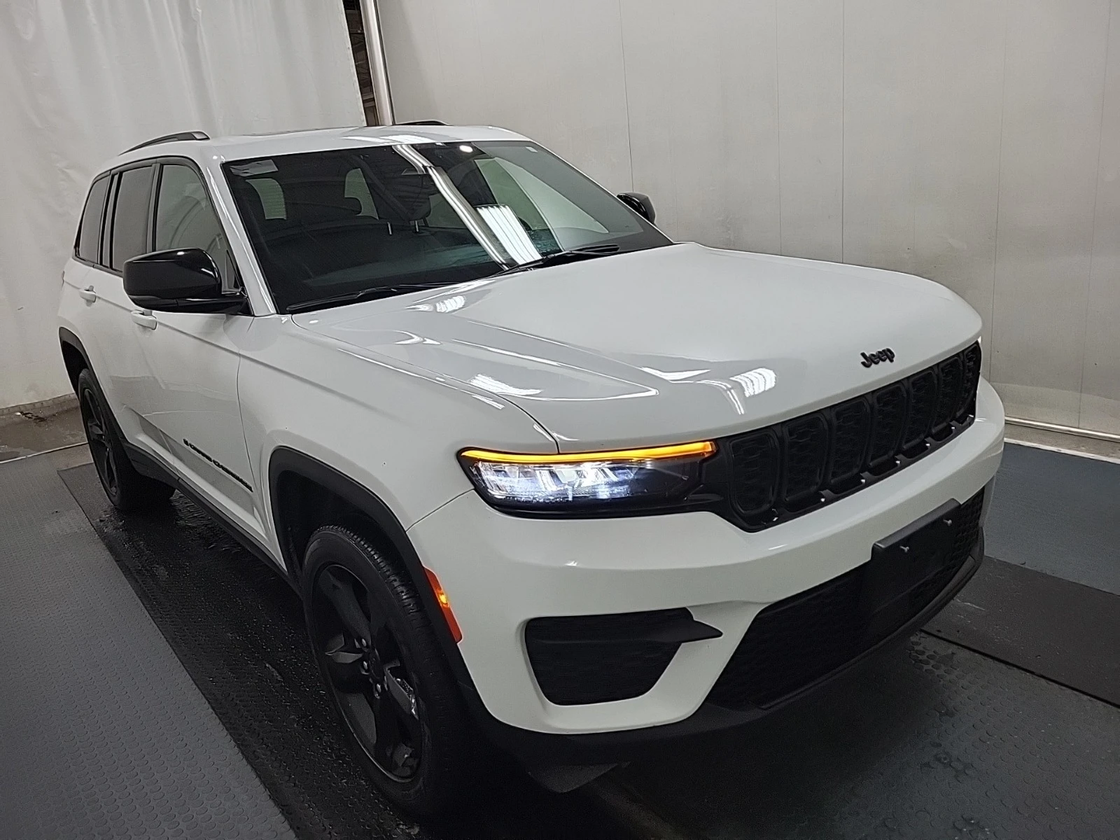 Jeep Grand cherokee ALTITUDE * * CARFAX * *   * *  | Mobile.bg   2