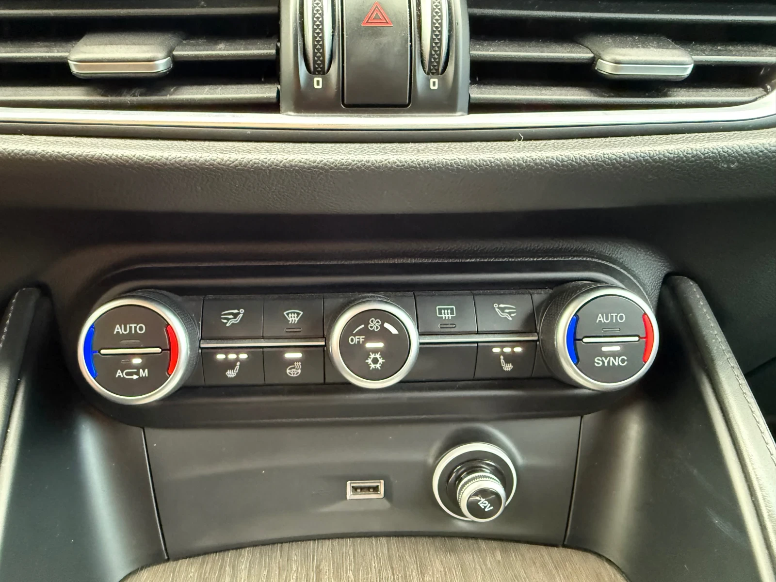 Alfa Romeo Stelvio 2.0 Sport Q4 Внос Швейцария, снимка 10 - Автомобили и джипове - 53712503