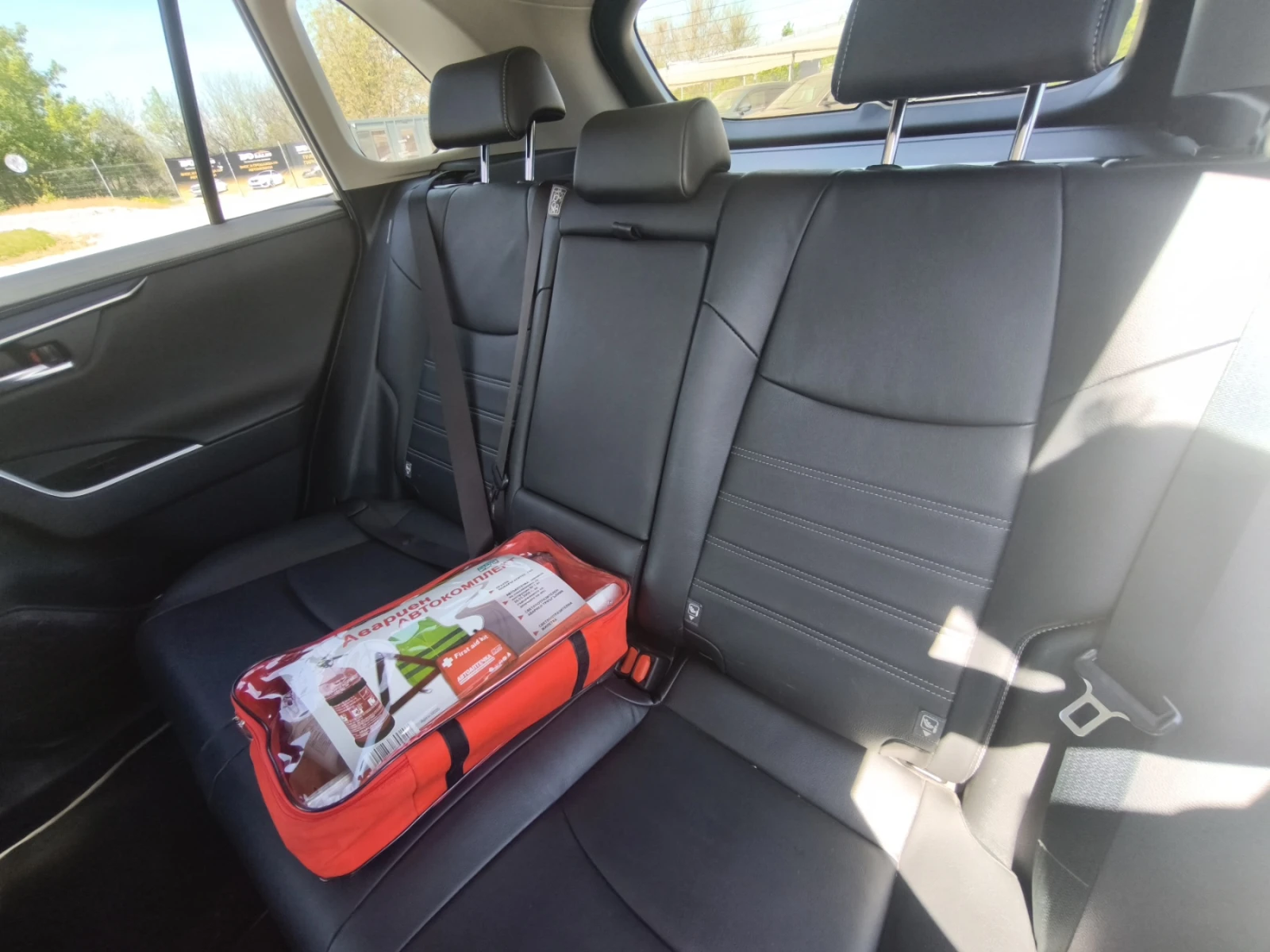 Toyota Rav4, снимка 14 - Автомобили и джипове - 54315415