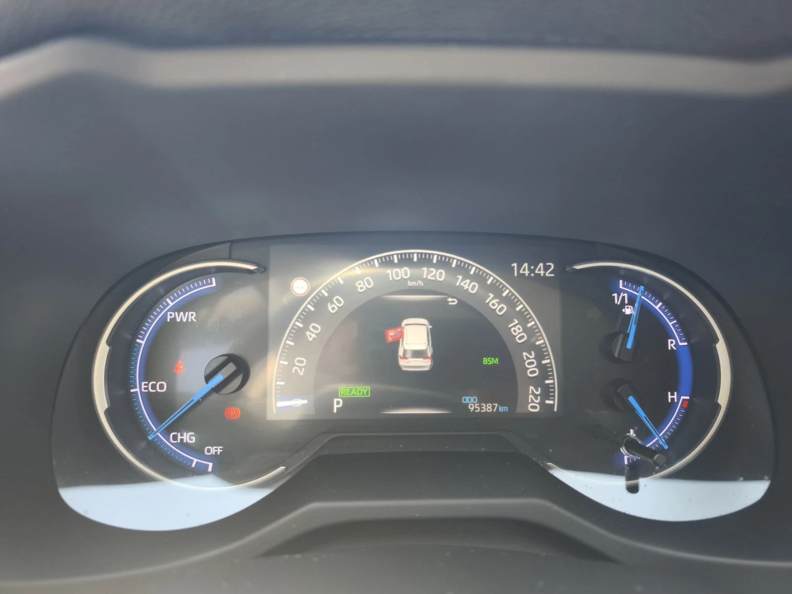 Toyota Rav4, снимка 12 - Автомобили и джипове - 54315415