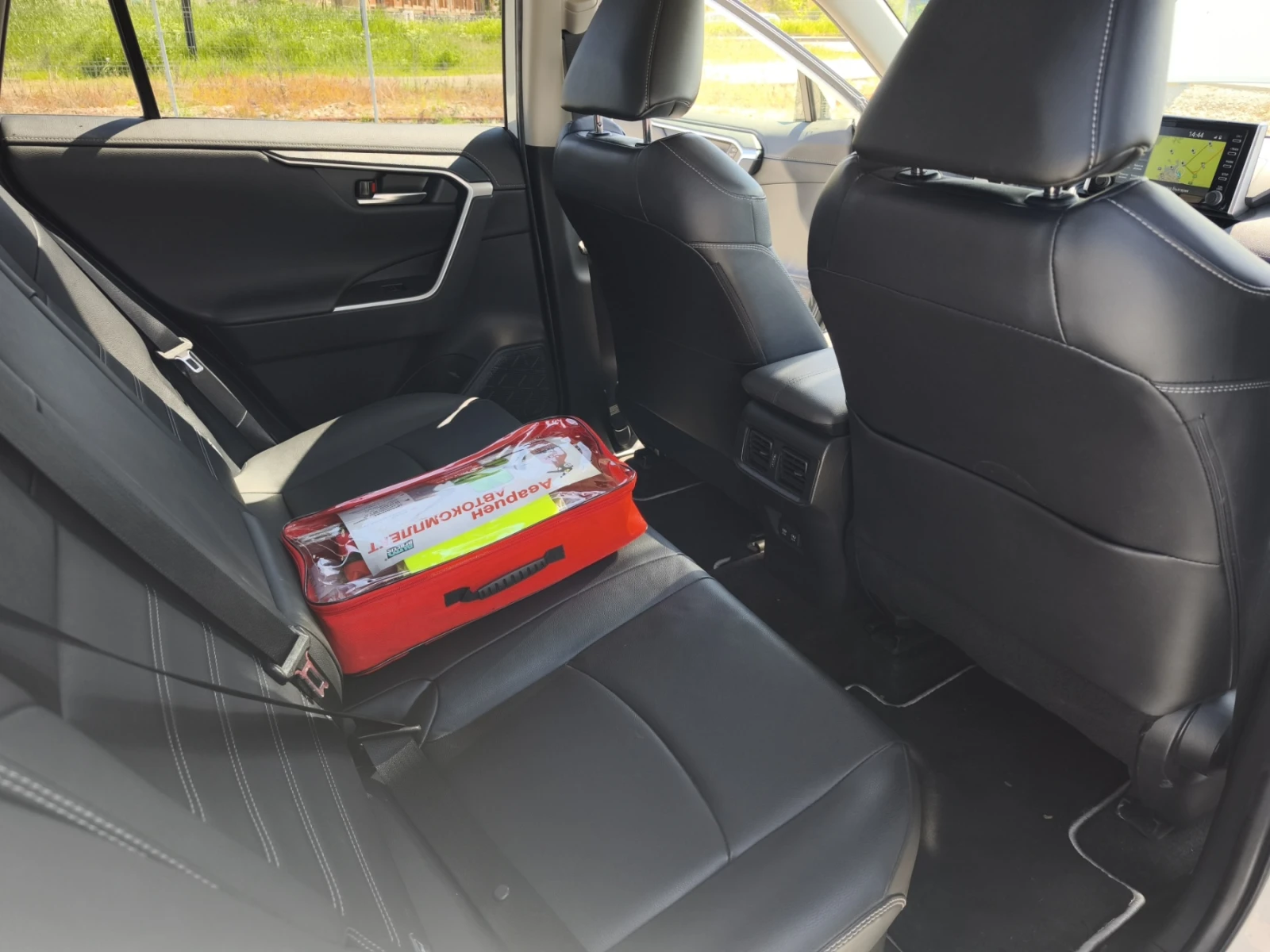 Toyota Rav4, снимка 15 - Автомобили и джипове - 54315415