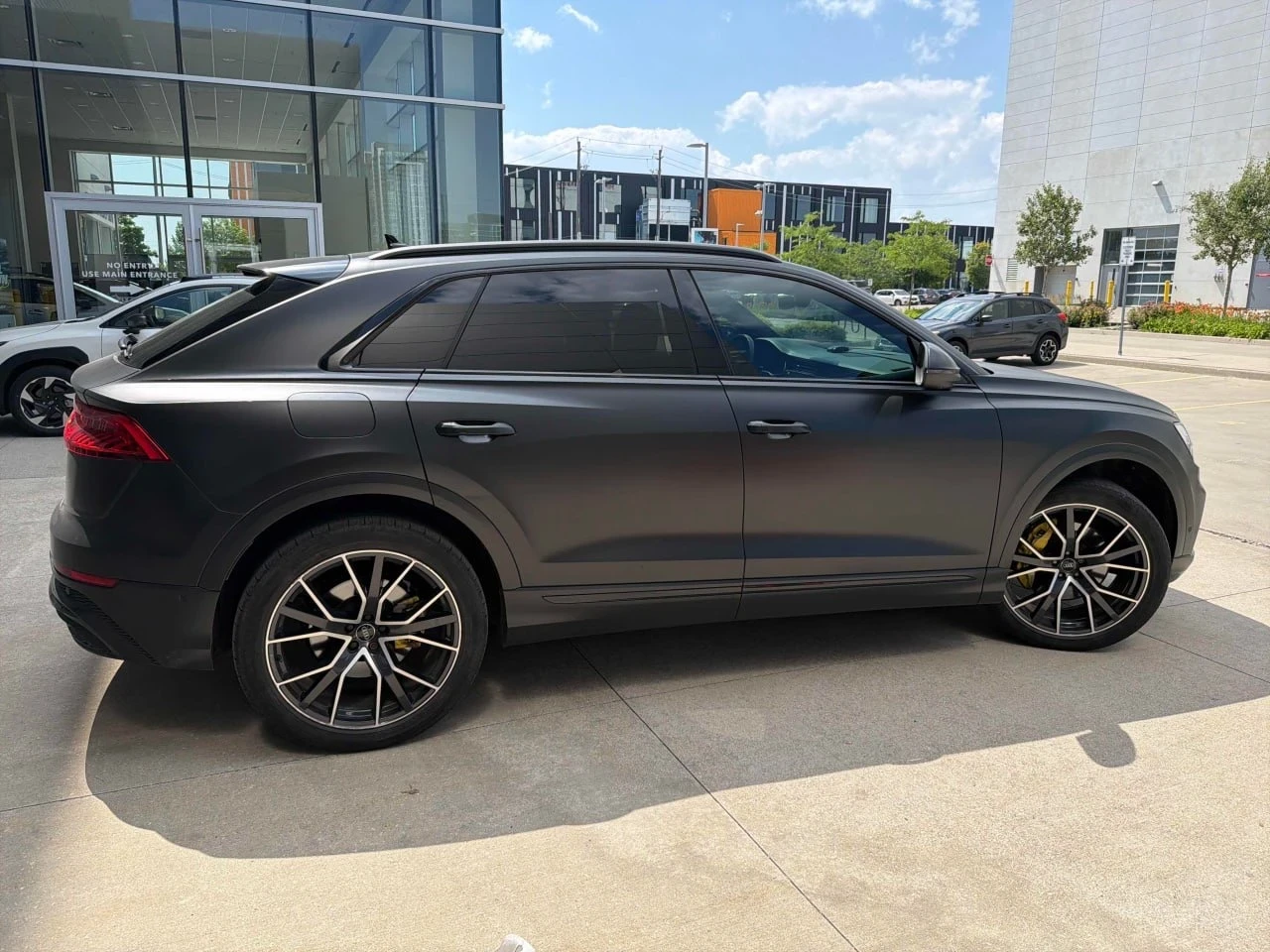 Audi Q8 TECHNIK* MATRIX* ОБДУХ* PANO* BLACK OPTIC* ТЪРГ, снимка 4 - Автомобили и джипове - 55423111