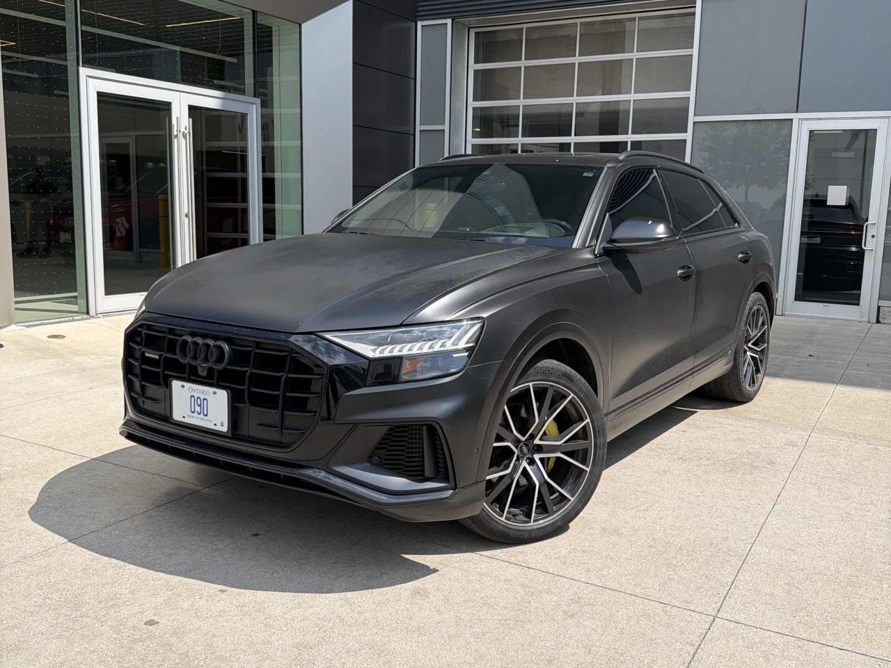 Audi Q8 TECHNIK* MATRIX* ОБДУХ* PANO* BLACK OPTIC* ТЪРГ