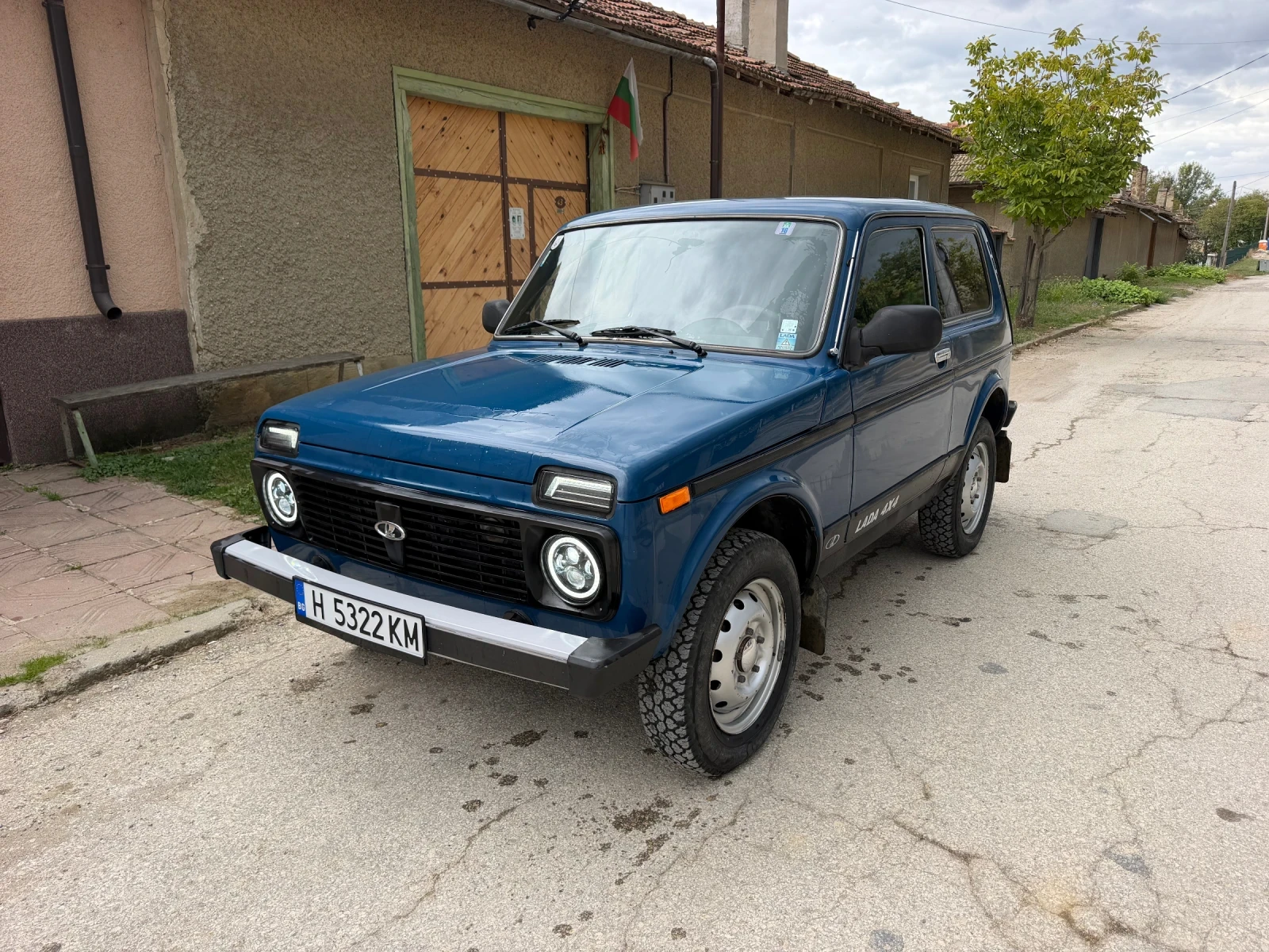 Lada Niva 1.7i Taiga Като Нова ! , снимка 3 - Автомобили и джипове - 56234584