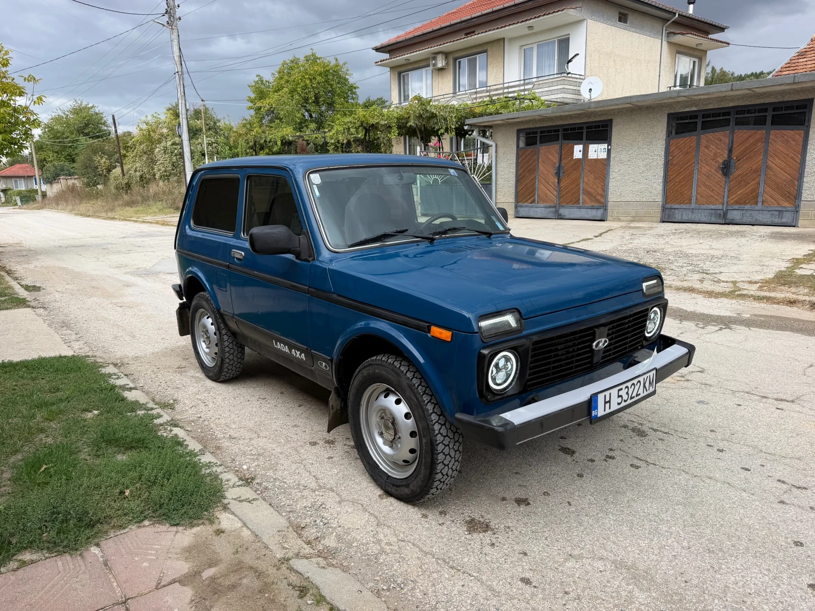 Lada Niva 1.7i Taiga Като Нова ! , снимка 2 - Автомобили и джипове - 56234584