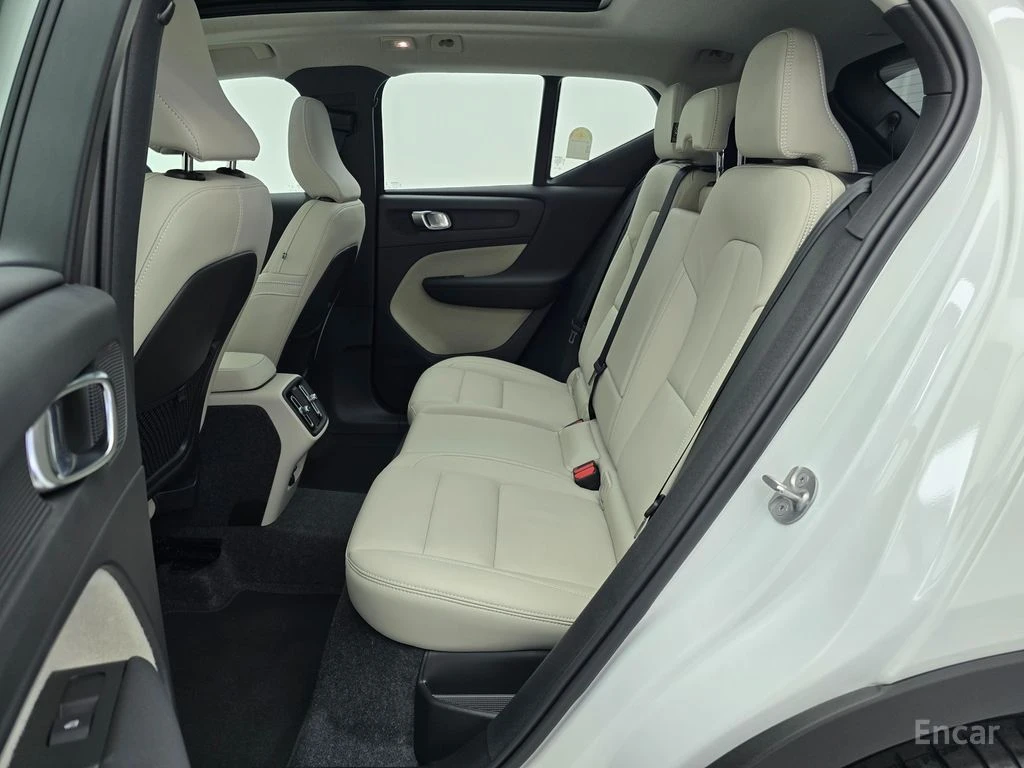 Volvo XC40 B4 Ultra Bright | Mobile.bg � ����������� 10