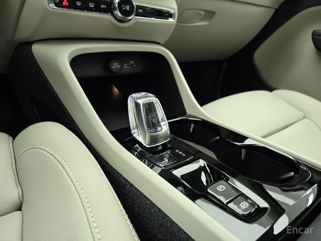 Volvo XC40 B4 Ultra Bright | Mobile.bg � ����������� 14