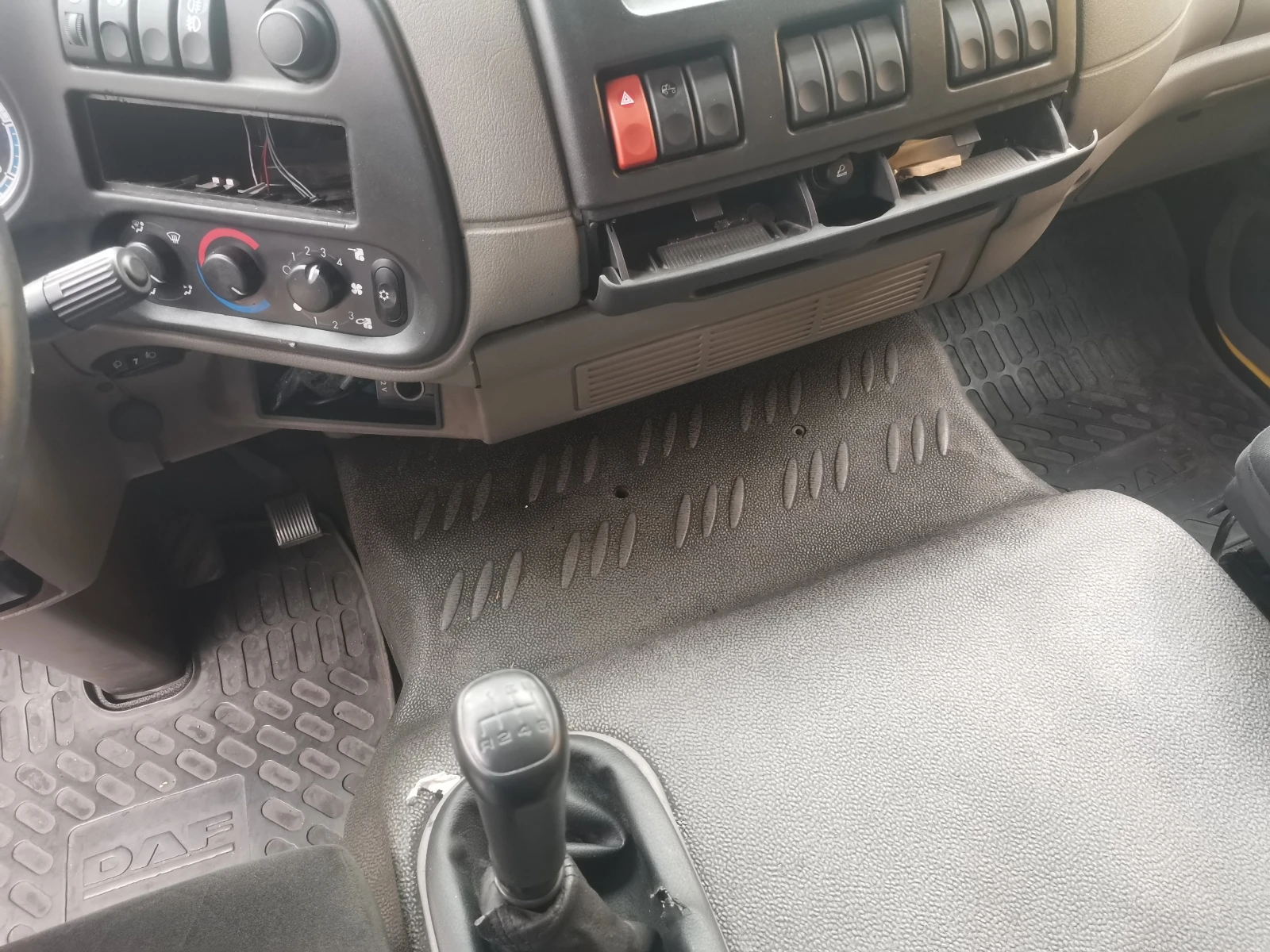 Daf Lf 45 12t СПАЛНА КАБИНА - изображение 6