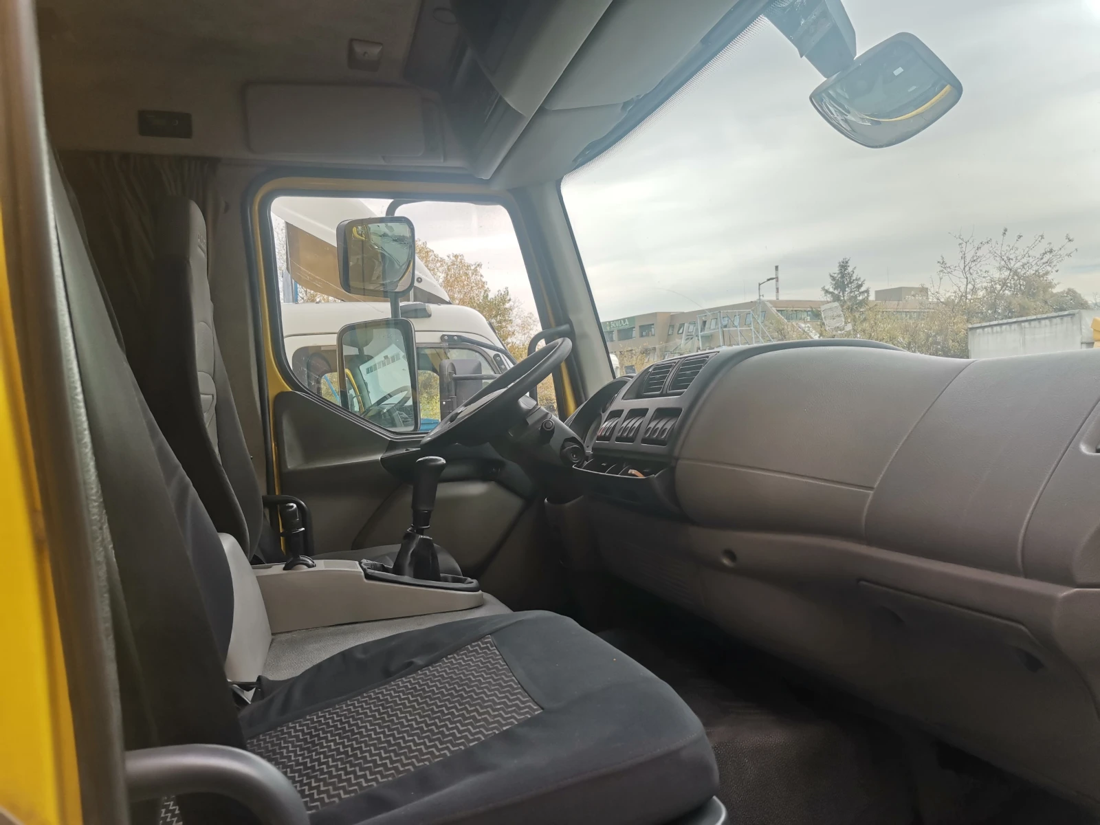 Daf Lf 45 12t СПАЛНА КАБИНА - изображение 9