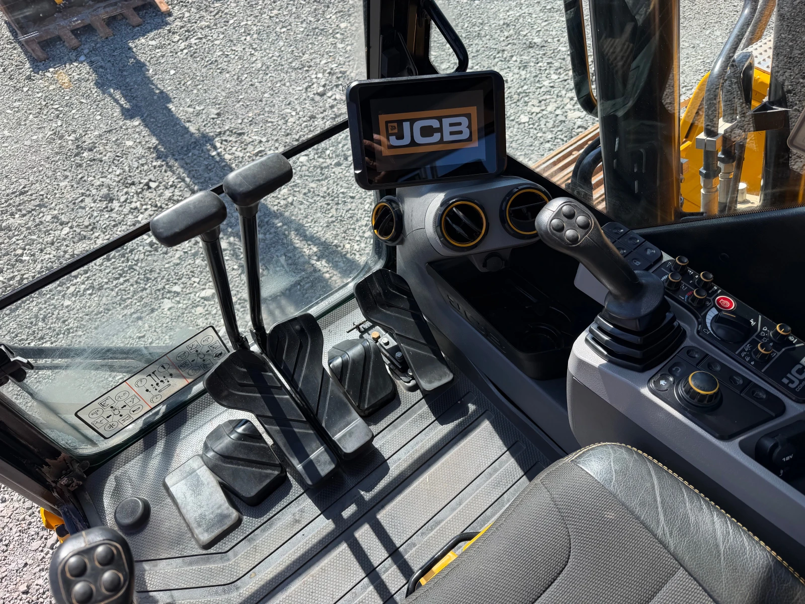 Багер JCB 140 X LC САМО 3700 МОТО ЧАСА ЛИЗИНГ, снимка 13 - Индустриална техника - 55728948