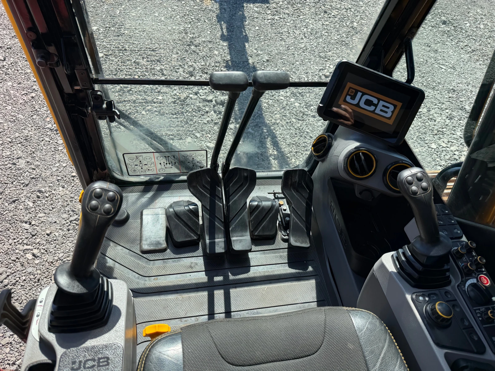 Багер JCB 140 X LC САМО 3700 МОТО ЧАСА ЛИЗИНГ, снимка 14 - Индустриална техника - 55728948