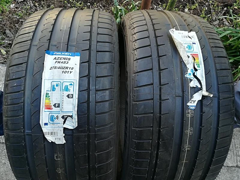 Гуми Летни 275/40R19, снимка 1 - Гуми и джанти - 24536344