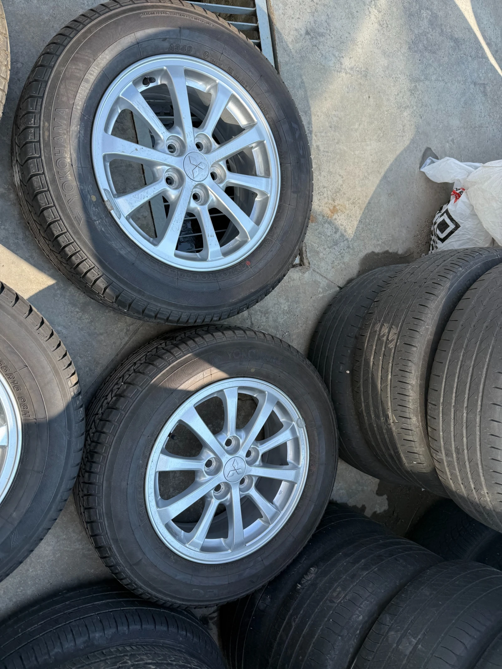 Гуми с джанти Yokohama 215/65R16, снимка 5 - Гуми и джанти - 53734943