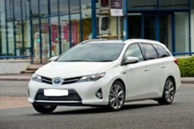 Toyota Auris Hybrid 1