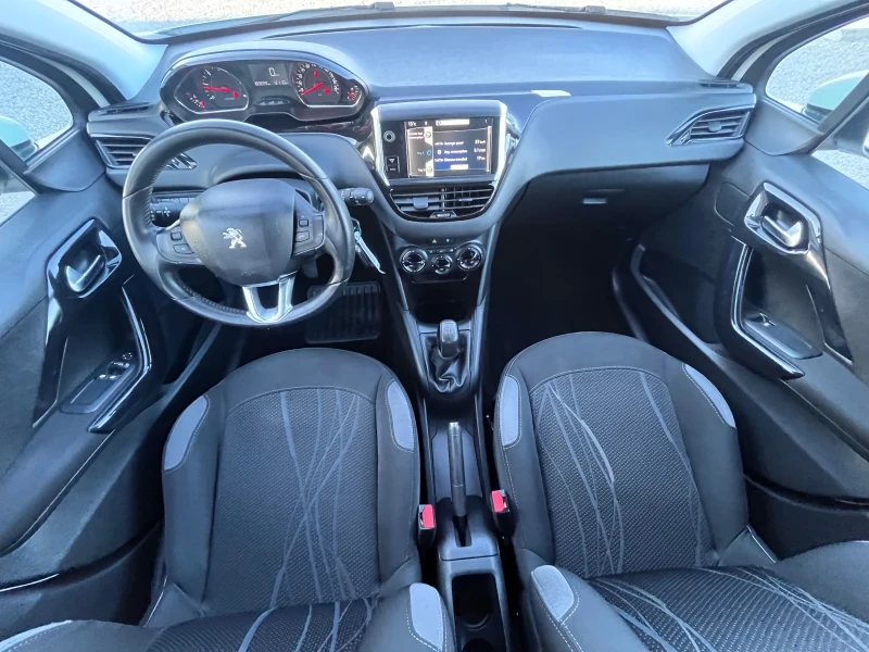 Peugeot 208 1.4HDI Allure, снимка 9 - Автомобили и джипове - 47901916