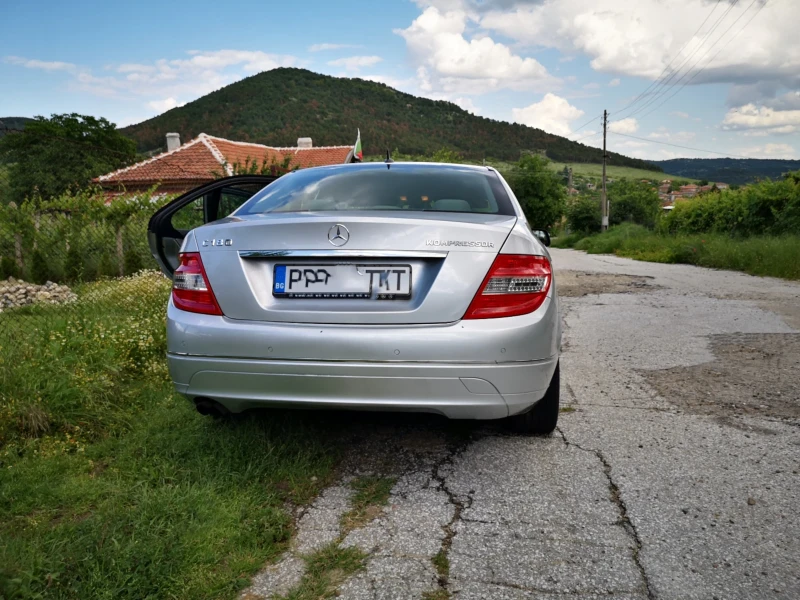 Mercedes-Benz C 180 Avangarde, снимка 3 - Автомобили и джипове - 48180752