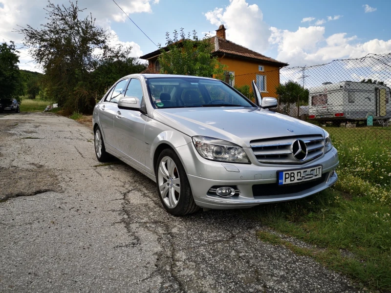 Mercedes-Benz C 180 Avangarde, снимка 2 - Автомобили и джипове - 48180752