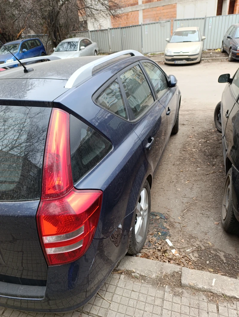 Kia Ceed 1.4i 16v, снимка 2 - Автомобили и джипове - 52743304