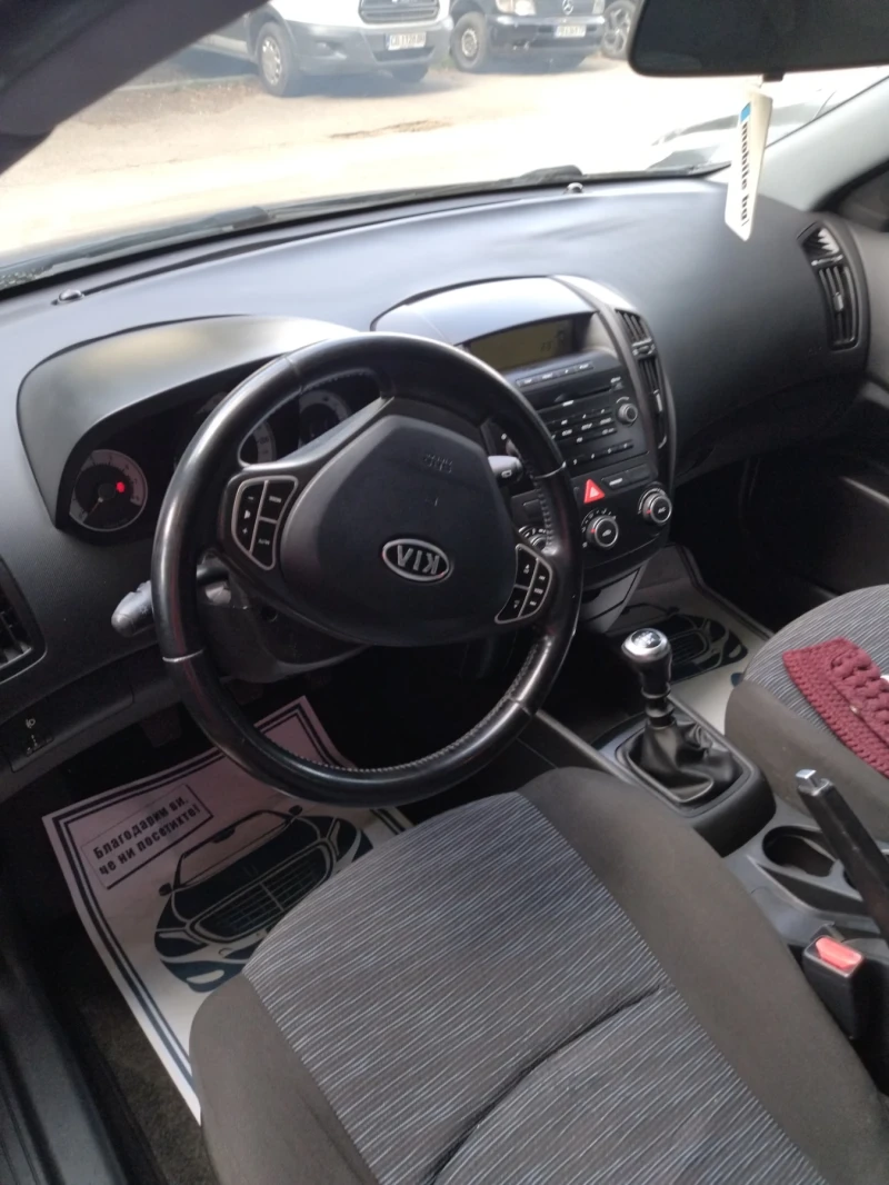 Kia Ceed 1.4i 16v, снимка 3 - Автомобили и джипове - 52743304