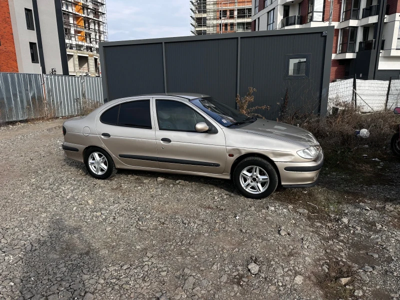 Renault Megane, снимка 3 - Автомобили и джипове - 52957273