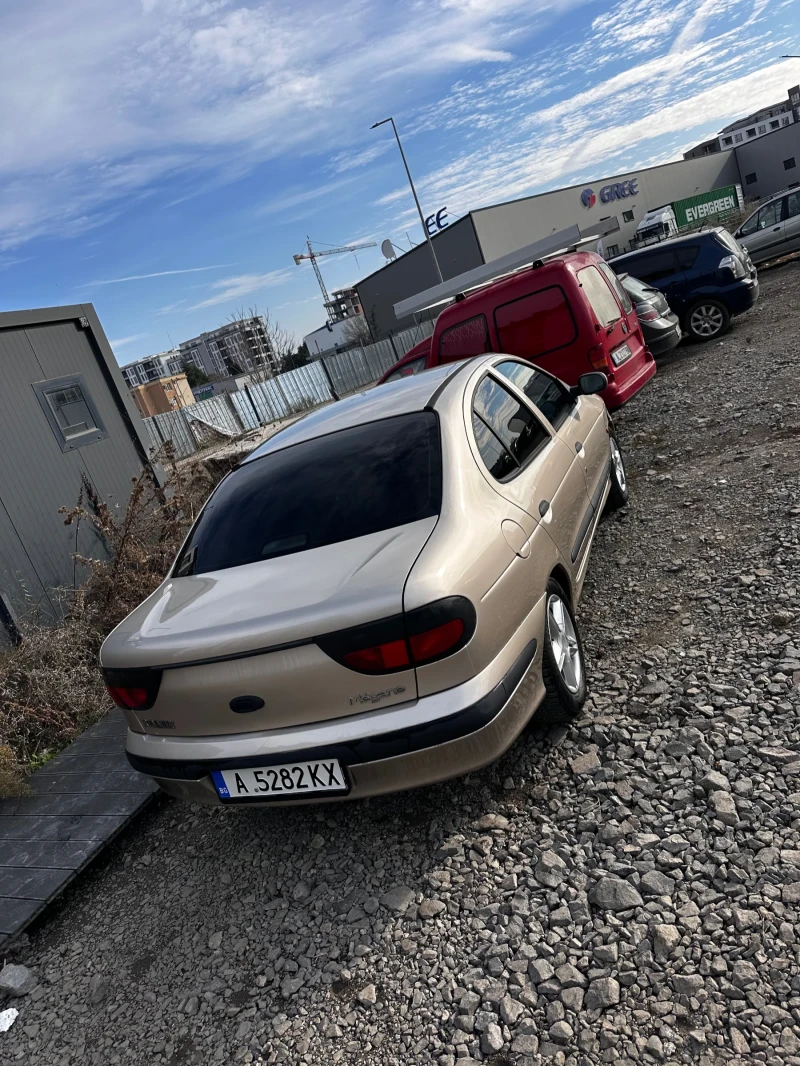 Renault Megane, снимка 4 - Автомобили и джипове - 52957273