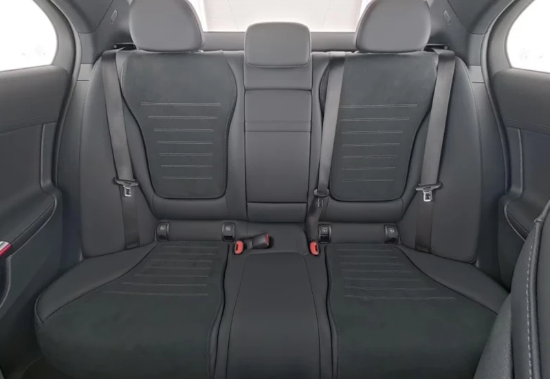 Mercedes-Benz C 220 AMG+ MBUX+ DLight+ AHK+ KeylGo+ , снимка 6 - Автомобили и джипове - 52636774