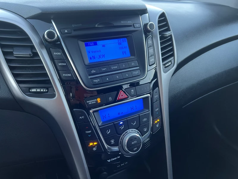 Hyundai I30 1.6D 2016г ШВЕЙЦАРИЯ, снимка 11 - Автомобили и джипове - 52957543