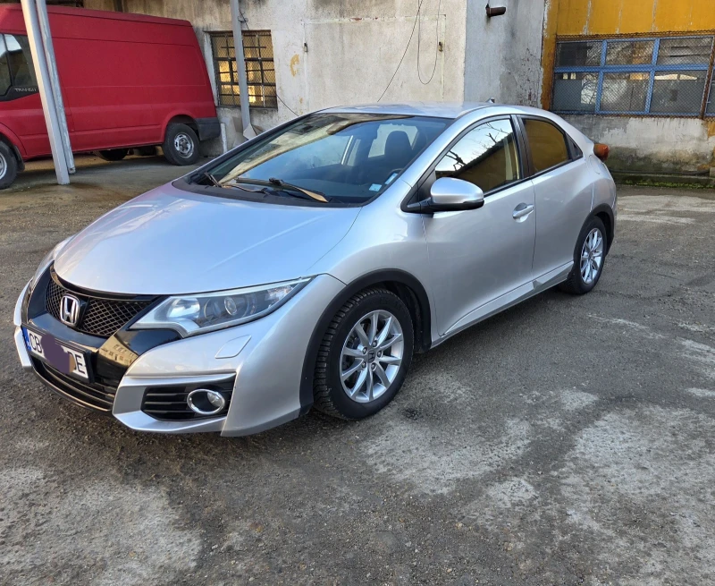 Honda Civic 1, 6 i-dtec Facelift, снимка 3 - Автомобили и джипове - 53111310