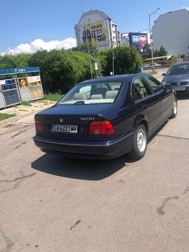 BMW 523 i М-пакет, снимка 3 - Автомобили и джипове - 44750761