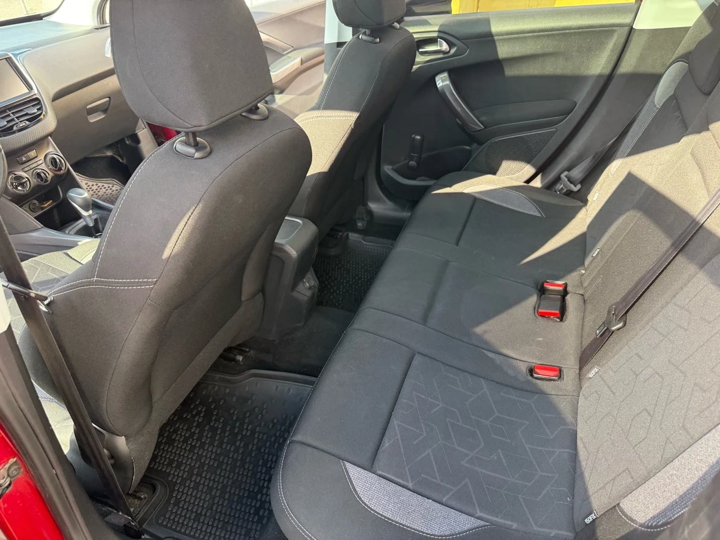 Peugeot 2008 1.2 144000 км - изображение 10
