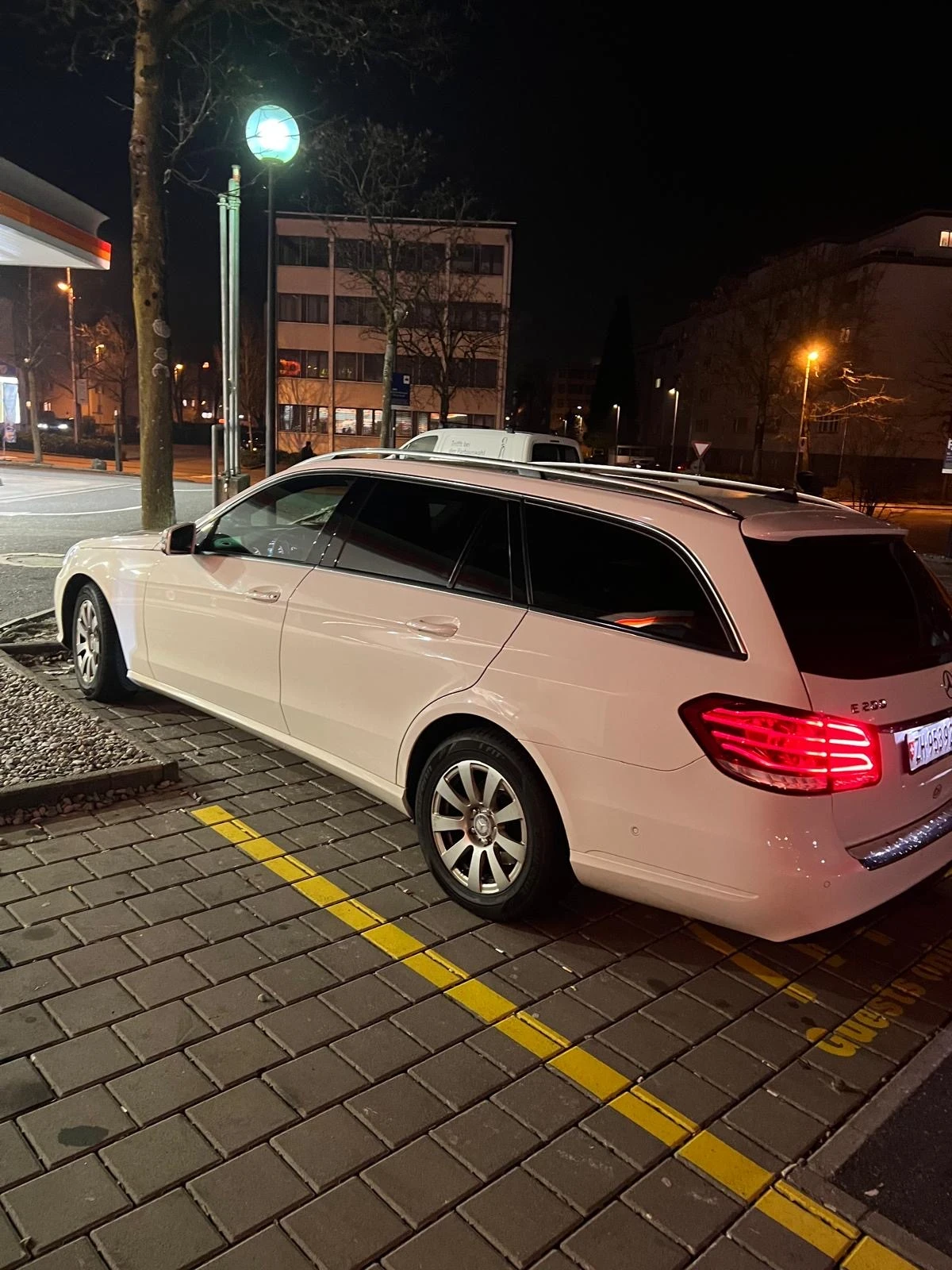 Mercedes-Benz E 200 ШВЕЙЦАРИЯ - изображение 3