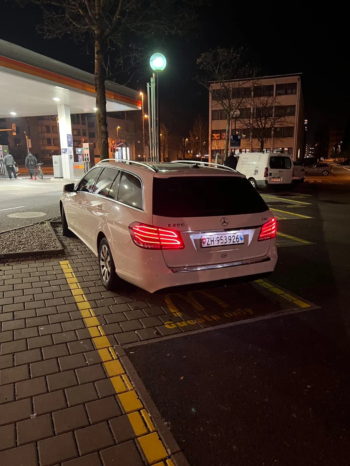 Mercedes-Benz E 200 ШВЕЙЦАРИЯ - изображение 2