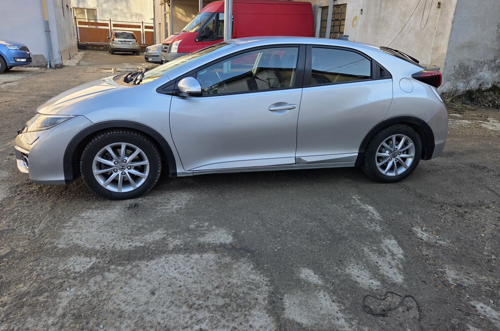 Honda Civic 1, 6 i-dtec Facelift - изображение 4