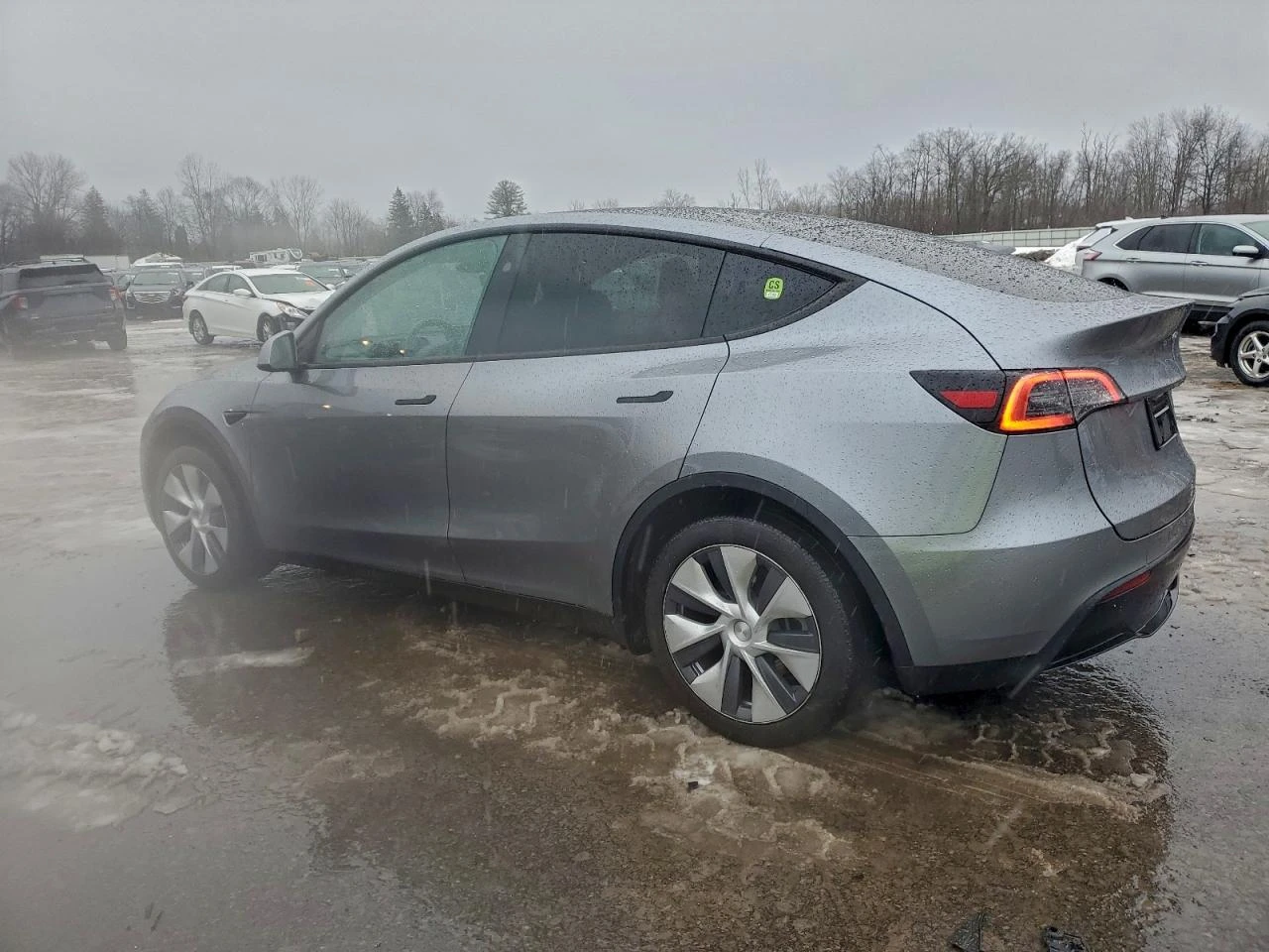 Tesla Model Y AWD*  - изображение 6