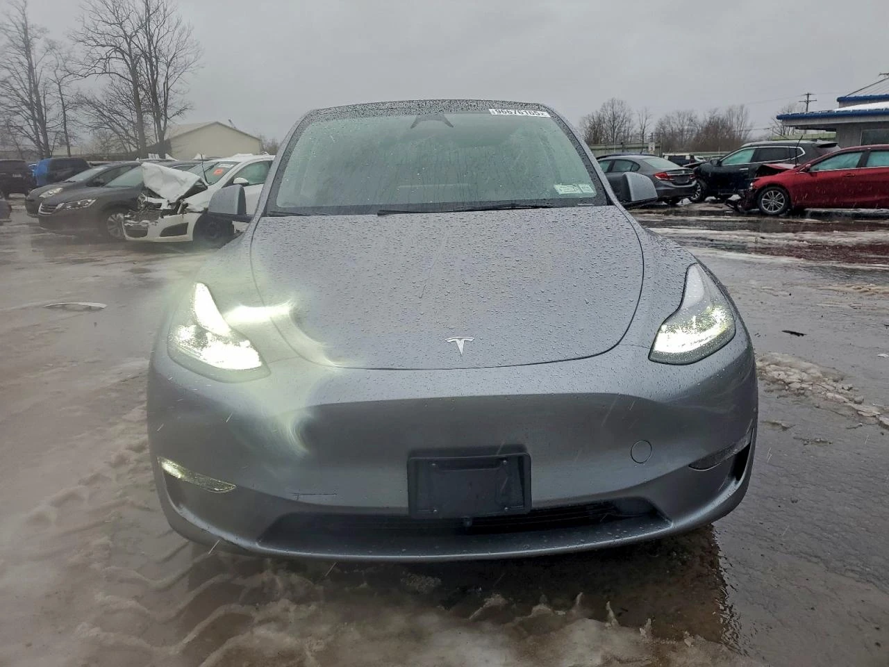 Tesla Model Y AWD*  - изображение 2