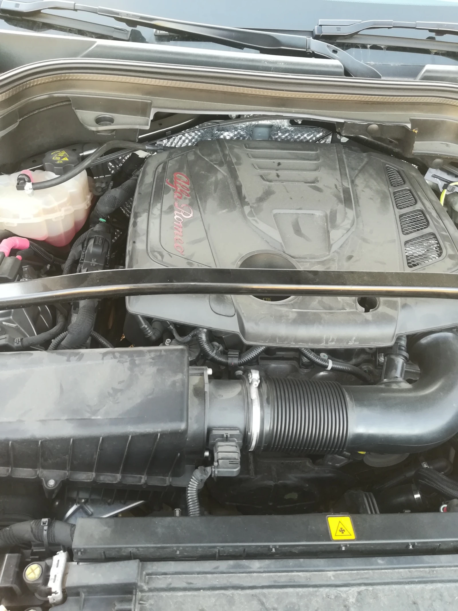 Alfa Romeo Stelvio 2.0Т 280 кс., 4х4, distronic , снимка 13 - Автомобили и джипове - 54791428