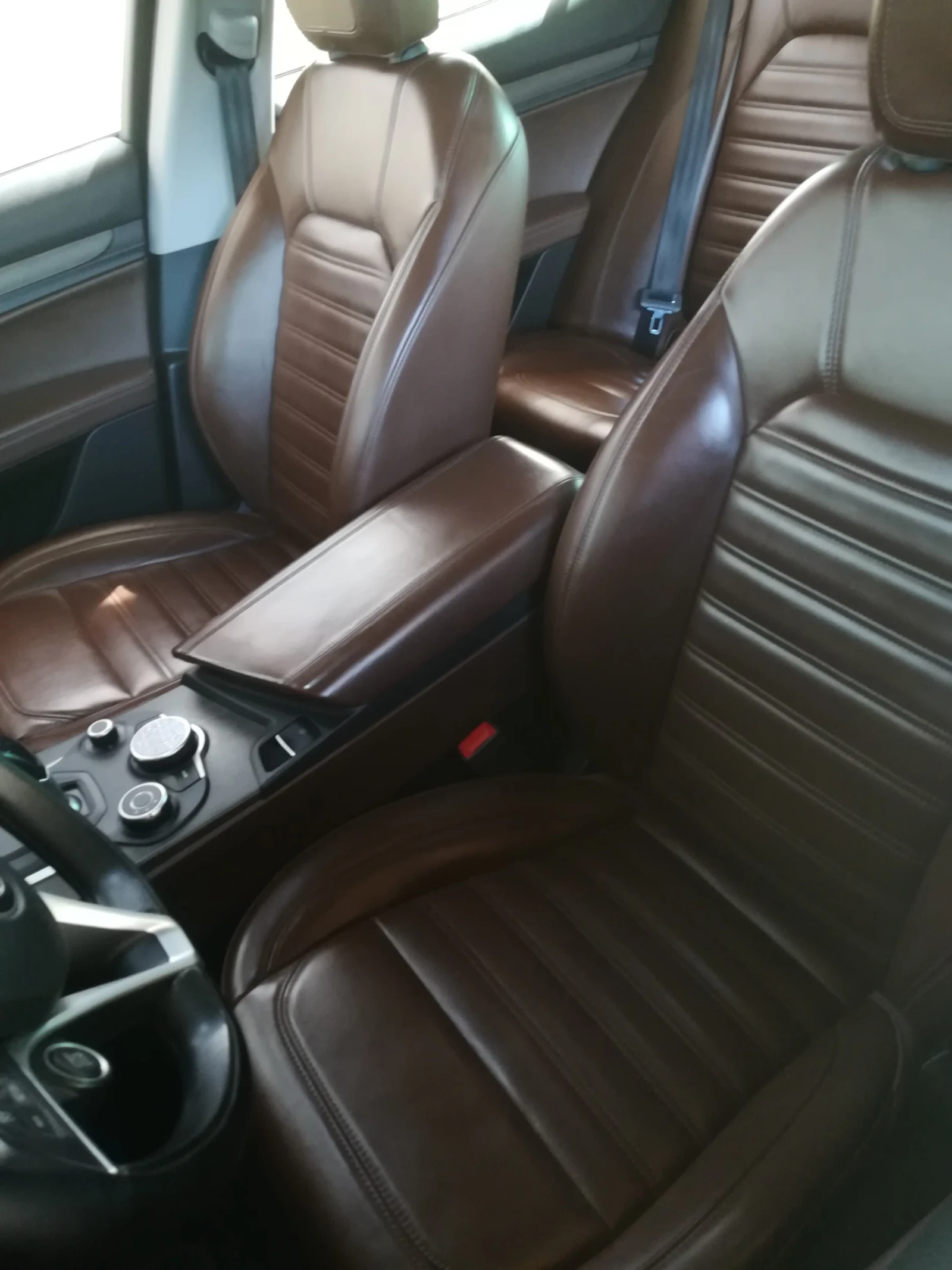 Alfa Romeo Stelvio 2.0Т 280 кс., 4х4, distronic , снимка 5 - Автомобили и джипове - 54791428