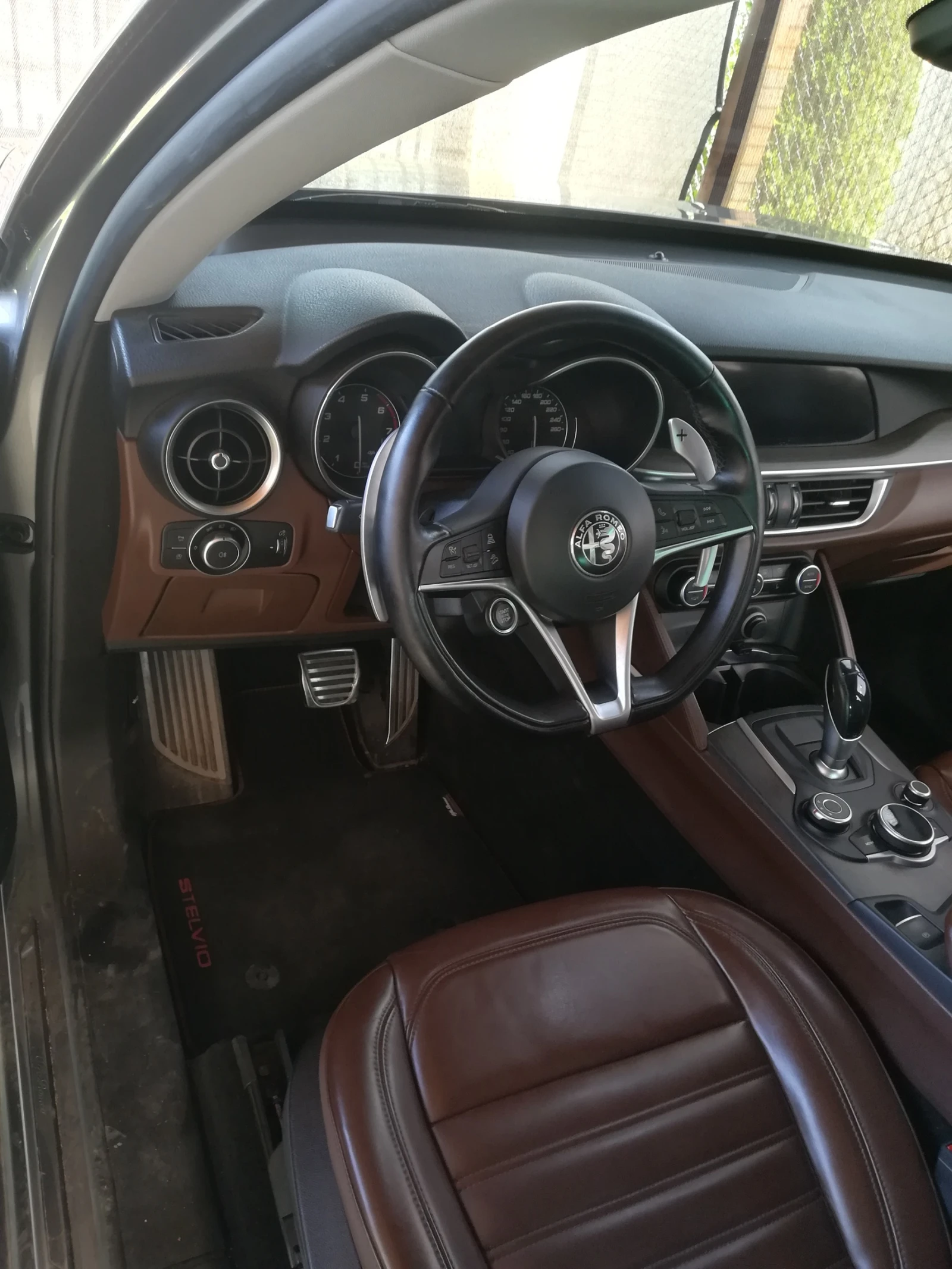 Alfa Romeo Stelvio 2.0Т 280 кс., 4х4, distronic , снимка 7 - Автомобили и джипове - 54791428