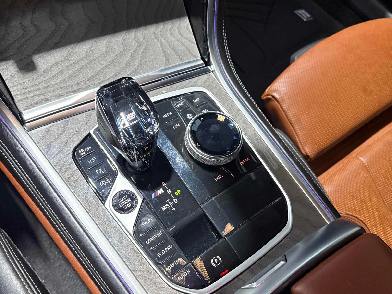 BMW 850 M850i * HUD * 360 * АвтоКредит * (ЦЕНА ДО БГ), снимка 11 - Автомобили и джипове - 55590686