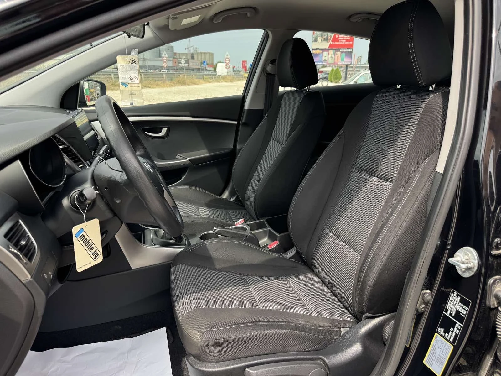 Hyundai I30 1.4 benzin, снимка 9 - Автомобили и джипове - 55900931