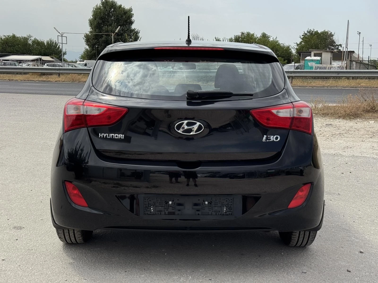 Hyundai I30 1.4 benzin, снимка 2 - Автомобили и джипове - 55900931