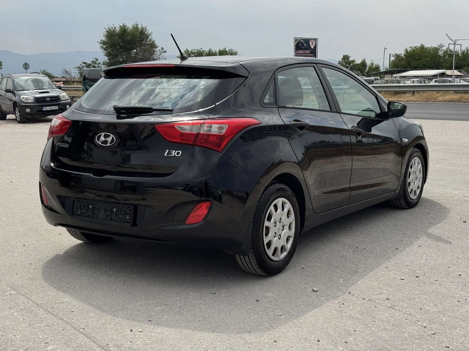 Hyundai I30 1.4 benzin, снимка 15 - Автомобили и джипове - 55900931