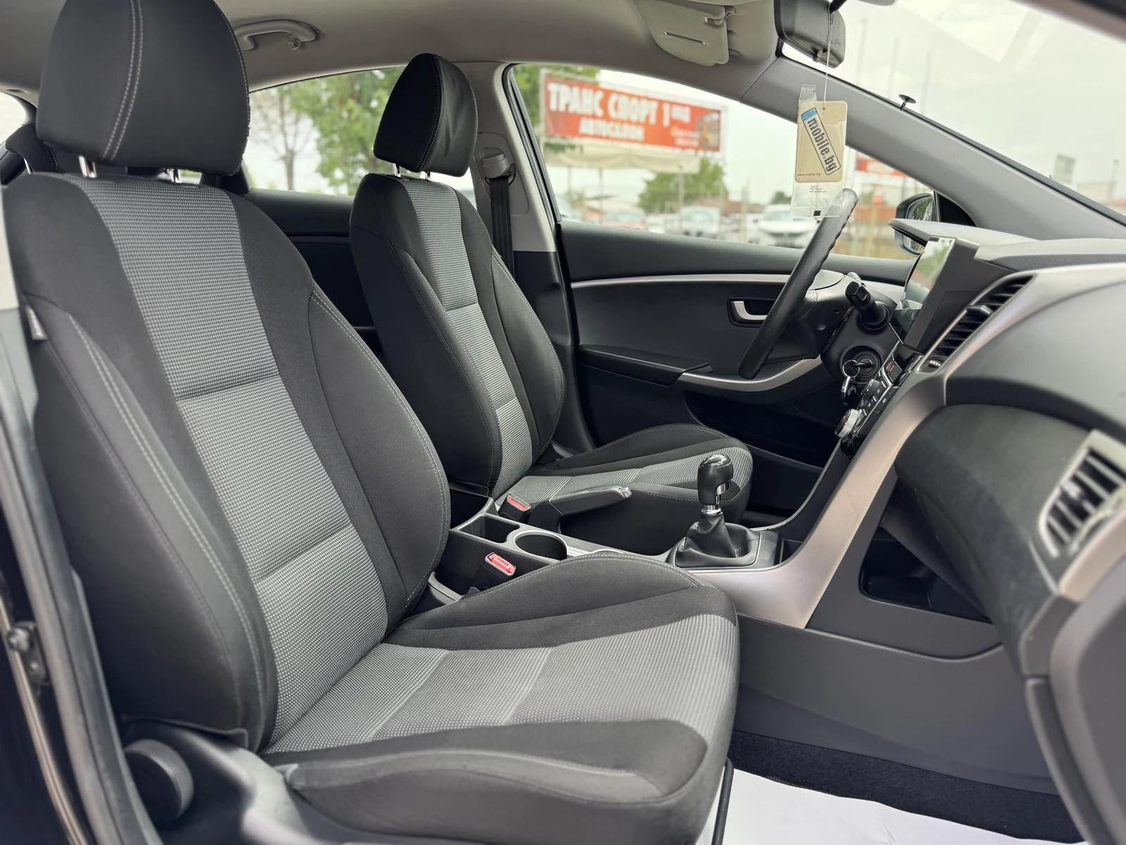 Hyundai I30 1.4 benzin, снимка 10 - Автомобили и джипове - 55900931