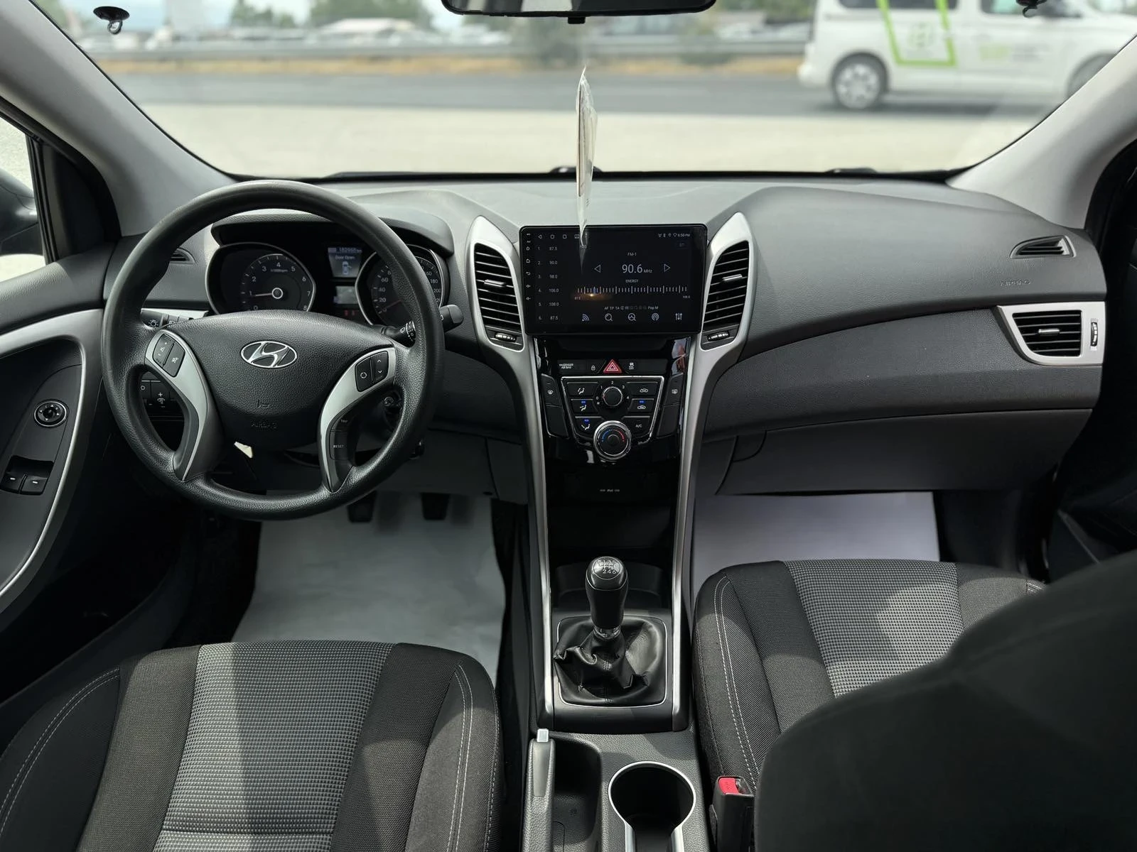 Hyundai I30 1.4 benzin, снимка 14 - Автомобили и джипове - 55900931