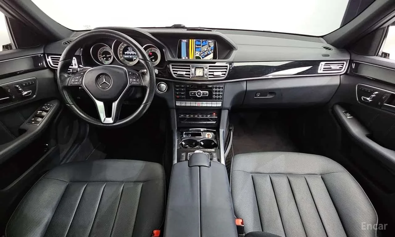 Mercedes-Benz E 400  4MATIC * AMG * ОБДУХВАНЕ * ПАНОРАМА * 360, снимка 9 - Автомобили и джипове - 56223376