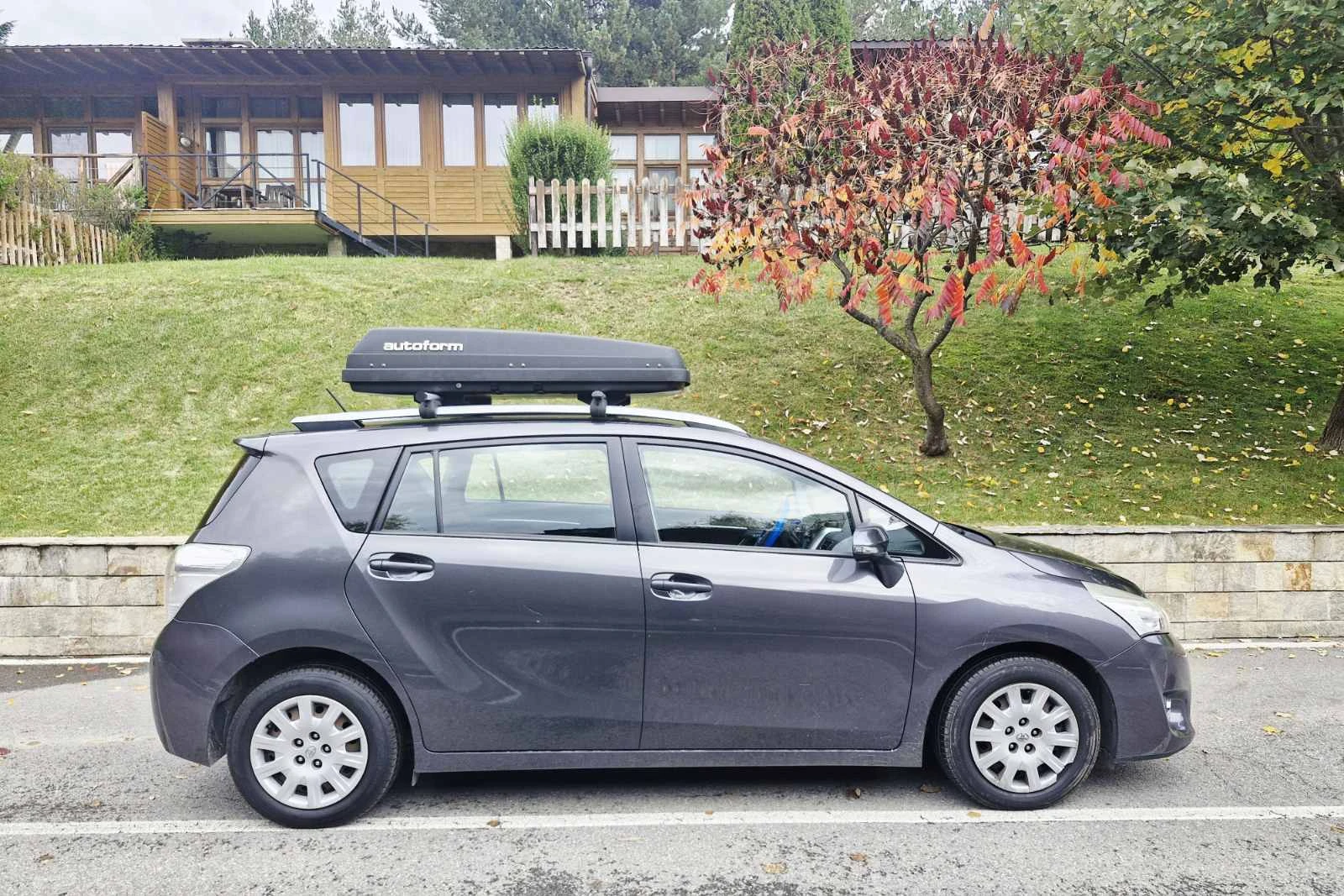 Toyota Verso, снимка 3 - Автомобили и джипове - 56659795