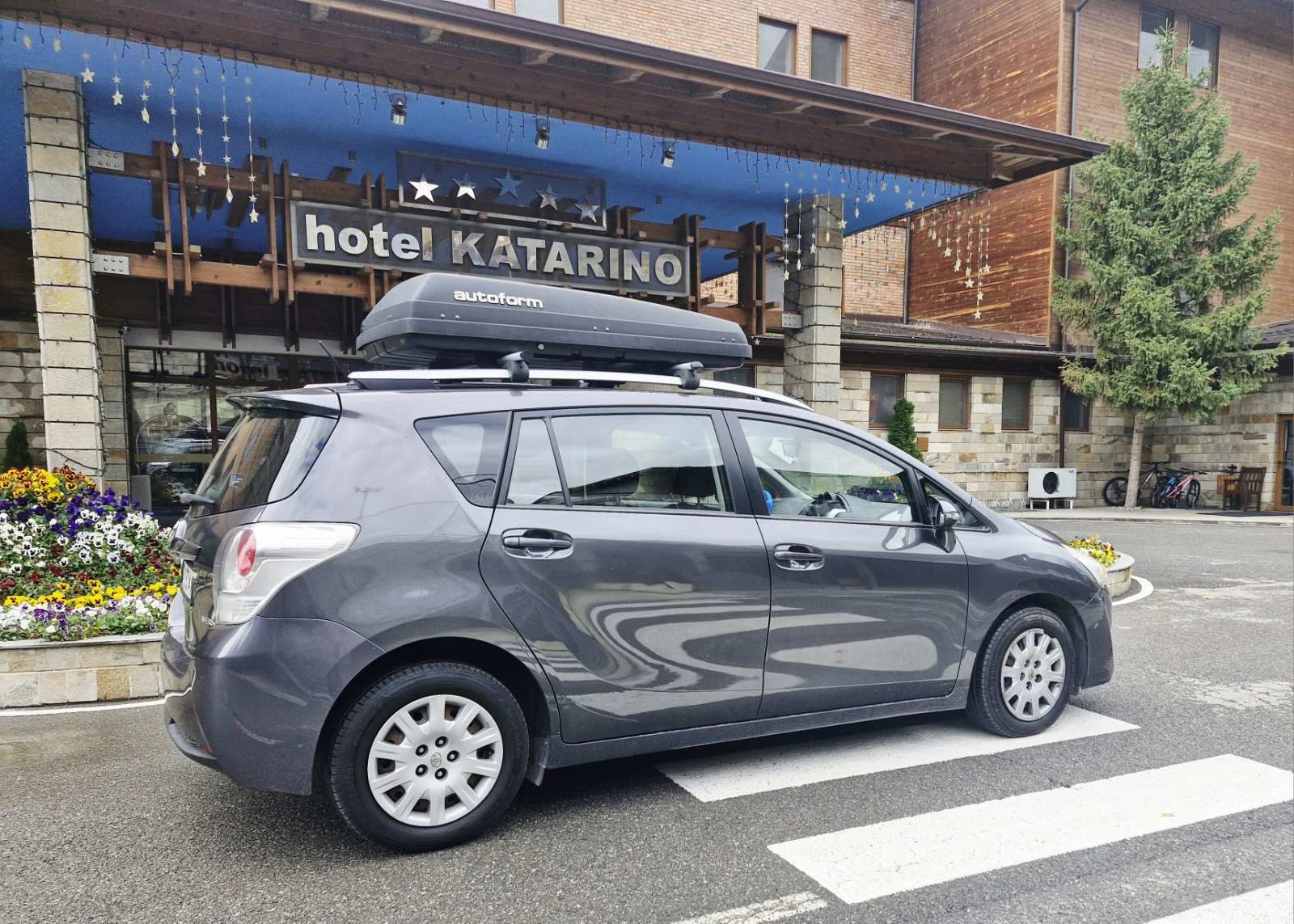 Toyota Verso, снимка 4 - Автомобили и джипове - 56659795