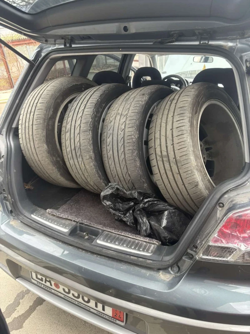 Mitsubishi Outlander, снимка 17 - Автомобили и джипове - 52373392