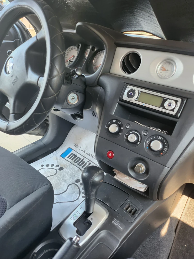 Mitsubishi Outlander, снимка 8 - Автомобили и джипове - 52373392